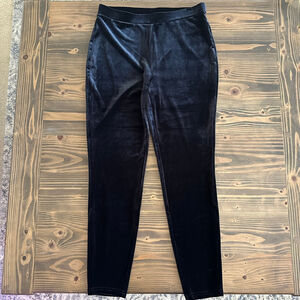 Chico's Black Velvet Stretch Leggings Size 1 US 8 Soft Smooth Velvet Pants